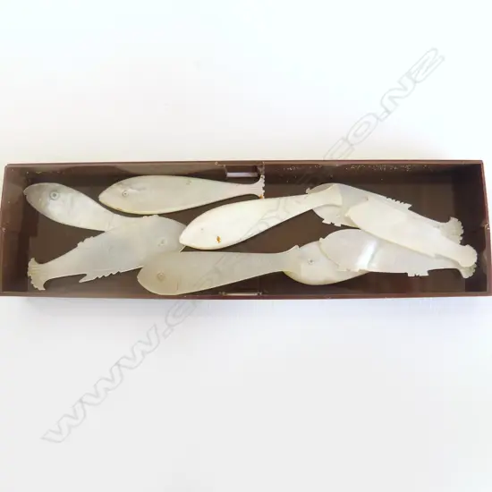 9 ANTIQUE MOTHER OF PEARL ENGRAVED FISH GAMING TOKENS, L.55MM