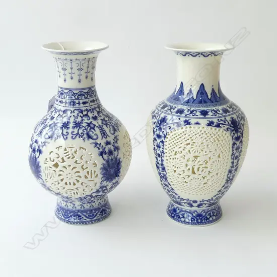 2 ORIENTAL B/W PIERCED VASES H.240mm
