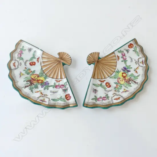 PR FAN SHAPED CHINES HAND PAINTED DISHES DIA250MM