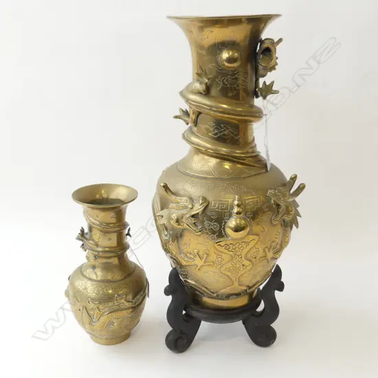2 ORIENTAL BRASS DRAGON VASES H.500 / 240mm