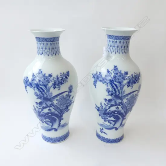 PR LG ORIENTAL B/W VASES H.465mm