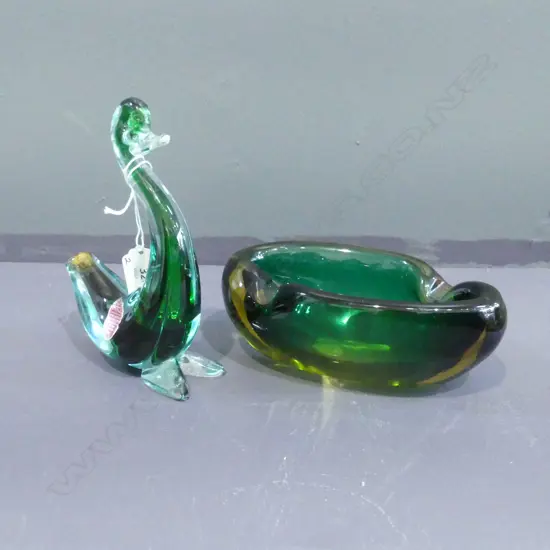 2 PCES GREEN ITALIAN ART GLASS; BIRD & BOWL W.175mm