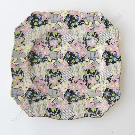 ROYAL WINTON A.O.F CHINTZ ‘QUILT’ CAKE PLATE RGD. NO. 824107, L.225MM