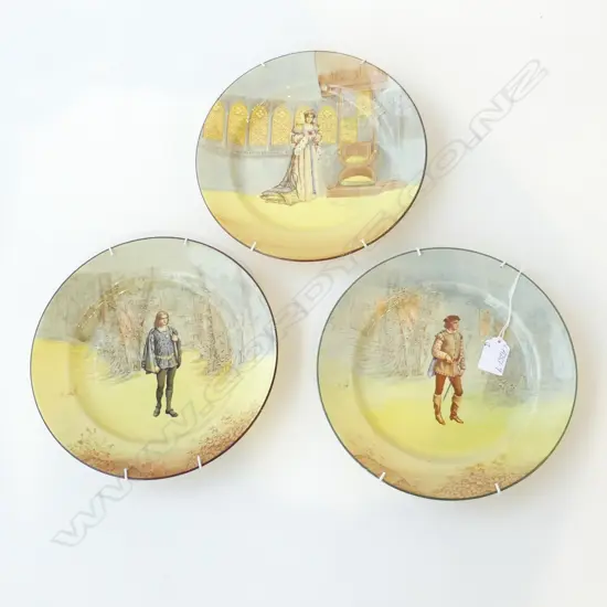 3 ROYAL DOULTON PLATES 'ORLANDO' + 'KATHARINE' & 'HAMLET' Dia.242mm