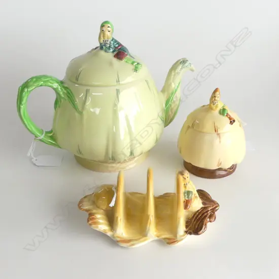 BURLEIGH WARE GNOME TEAPOT H170MM SUGAR BOWL & TOAST RACK L140MM