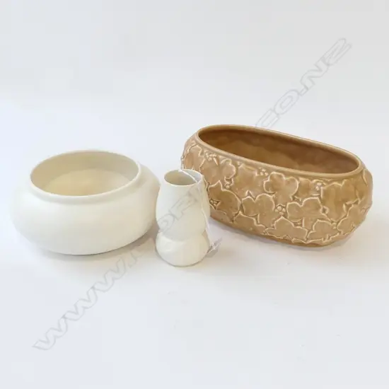 2 WHITE CROWN LYNN VASES; #40 180mm dia & #526 H.105mm hairline + SYLVAC VASE W.245mm