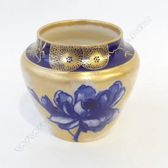DOULTON BURSLEM IRIS VASE H.140mm