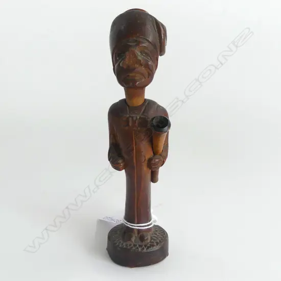 NZ CARVED MAN PIPE WITH CIGAREETE HOLDER NOSE AF H160MM