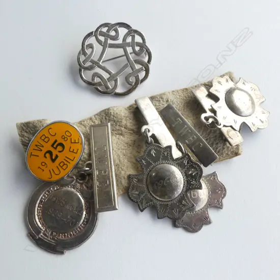 4 SILVER BOWLING CLUB MEDALLIONS + SILVER CELTIC BROOCH 