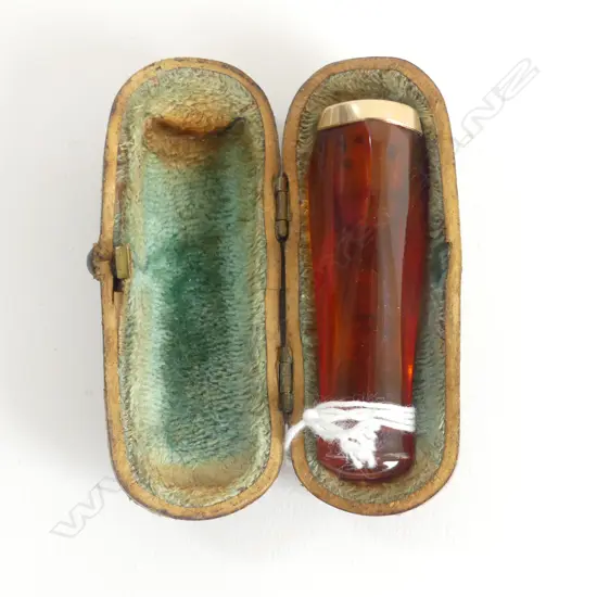 CASED AMBER & GOLD CIGAR HOLDER L70MM