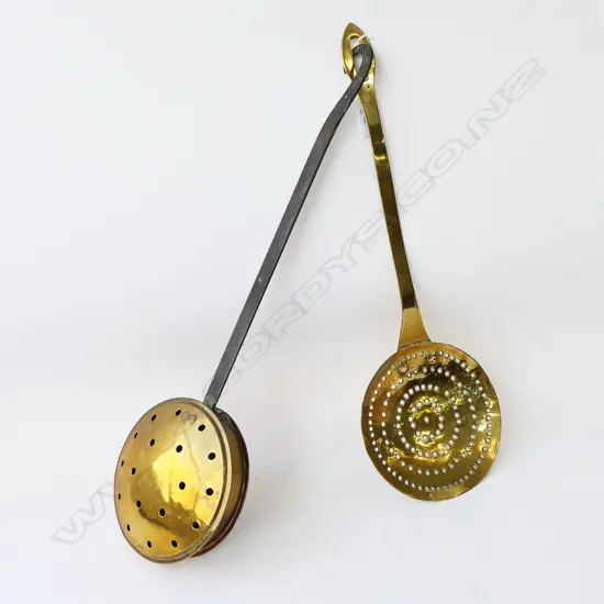 VINTAGE COPPER LONG HANDLED PAN & SLOTTED SPOON L.560mm