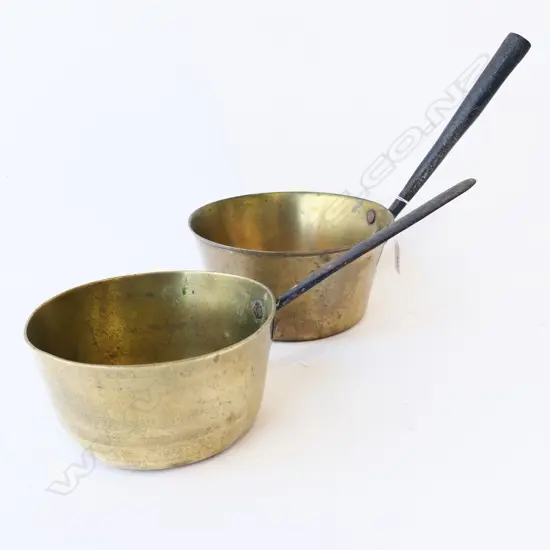 2 VINTAGE COPPER PANS 220mm dia
