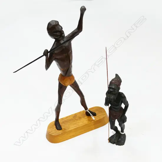 2 WOODEN SCULPTURES OF ABORIGINAL HUNTERS WITH SPEARS (TALLEST 280mm)