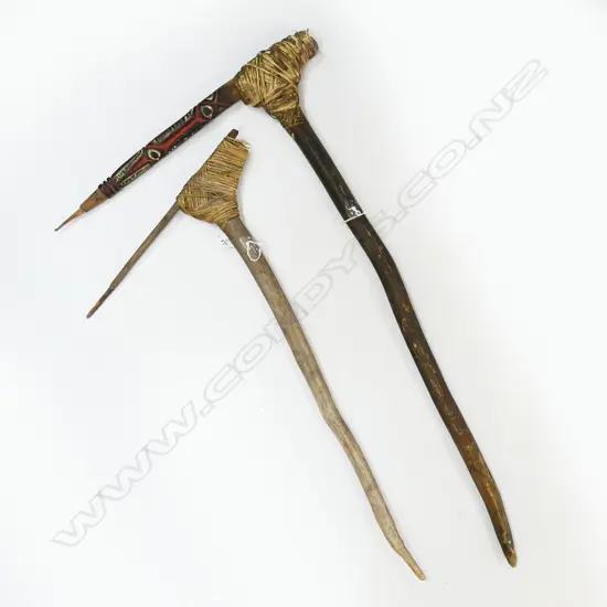 2 PNG PLANTING STICKS L740MM