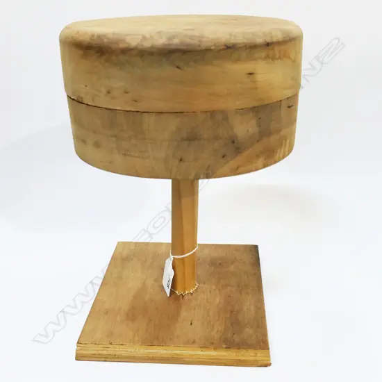 WOODEN HAT BLOCK H.275mm