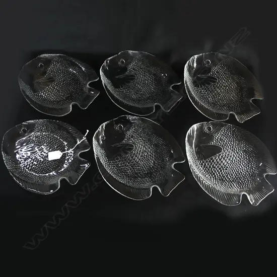 6 GLASS FISH PLATES 205x260mm