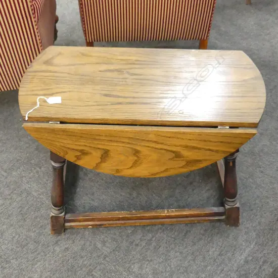 SMALL OAK DROPLEAF TABLE / STOOL