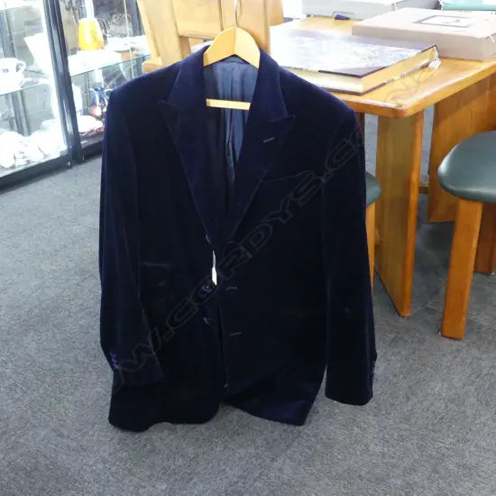 ROYAL BLUE VELVET ITALIAN MENS JACKET LABLED MID LENGHT