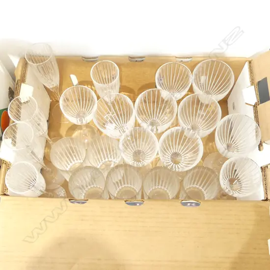 GLASSWARE SET; WINE GLASSES (6+4), 5 FLUTES, 6 HIGH BALLS