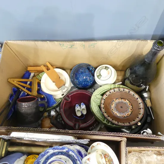 BOX LOT DRINK RELATED ASHTRAYS ETC