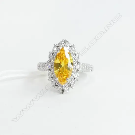 MARQUISE CUT YELLOW STONE COSTUME RING, SIZE LRG
