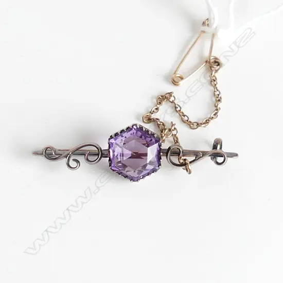 15CT AMETHYST BAR BROOCH 4.6GM S  