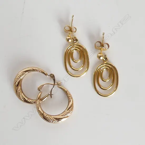 2 PRS 9CT EARRINGS 2.6 GRAMS