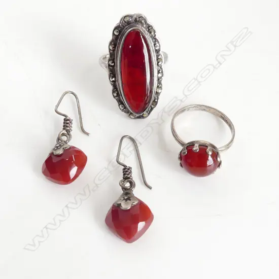 2 VINTAGE STG & CARNELIAN RINGS + PR EARRINGS