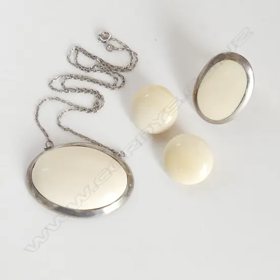 3 PCES IVORY & STG SILVER JEWELLERY; RING, PENDANT NECKLACE, PR EARRINGS
