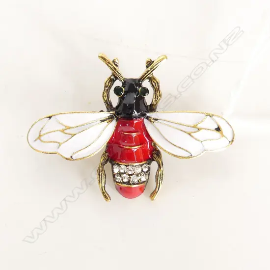 ENAMELLED BEE BROOCH w DIAMANTE TAIL