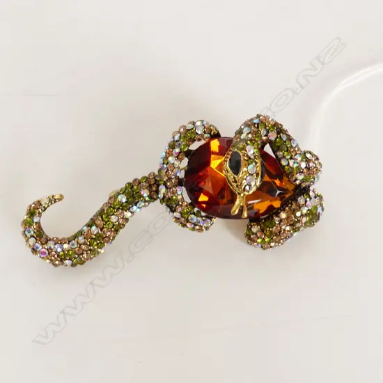 DRAMATIC BROOCH DIAMANTE SNAKE WRAPPED AROUND GLASS STONE, L.75mm