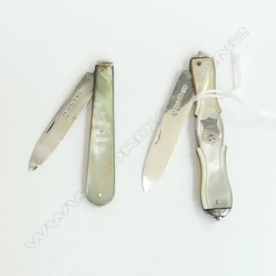 GEORGIAN & VICTORIAN PERIOD STERLING SILVER & MOTHER OF PEARL POCKET KNIVES SHEFFILED 1838 AND1845 (MOP MINOR FAULTS)