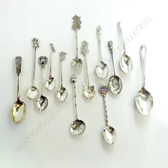 BAG LOT OF S/SILVER SOV SPOONS ETC TOTAL WIEGHT 67GRMS
