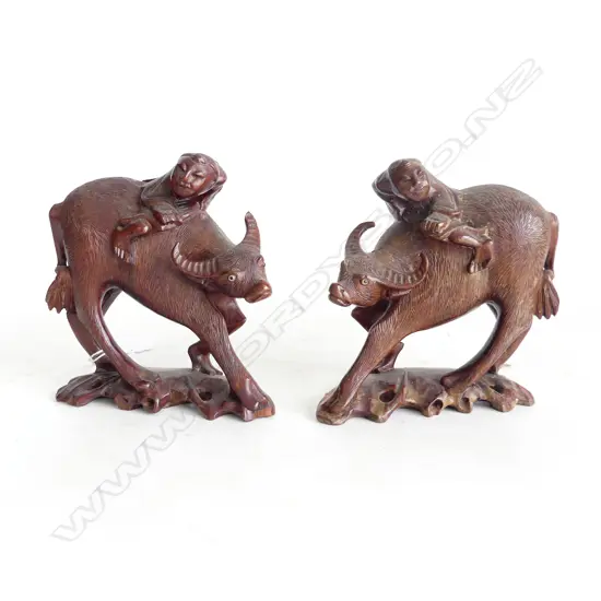 PR MIRROR WOODEN CARVINGS; OX WITH CHILD H. 115mm L 110mm
