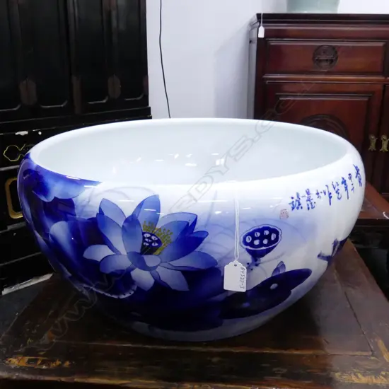 LG CHINESE PORCELAIN BOWL/PLANTER DIA550MM