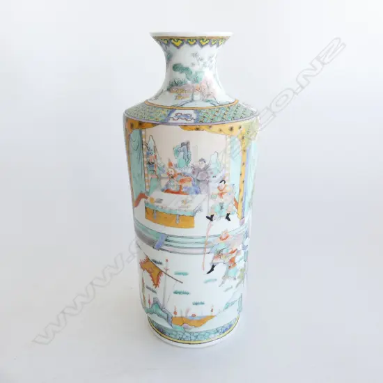 CHINESE FAMILLE VERT VASE IN PALE TONES H.250mm