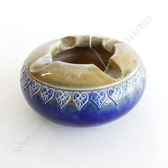 ROYAL DOULTON LAMBETH ASHTRAY, 1920s, D.140mm