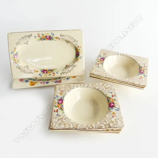 6 DECO DESSERT BOWLS & 2 SML PLATES, FLORAL DESIGN 'THE BIARRITZ' ROYAL STAFFORDSHIRE