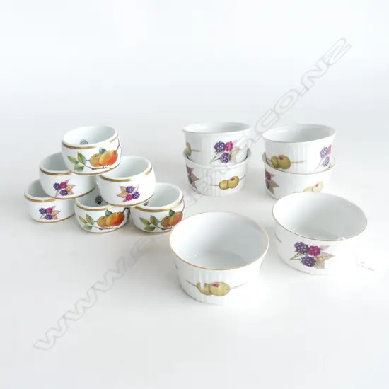 ROYAL WORCESTER EVESHAM: 6 NAPKIN RINGS + 6 RAMEKINS 80mm dia