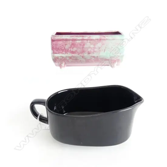 CROWN LYNN AMBRICO TROUGH VASE W.140mm + BLACK SAUCE BOAT