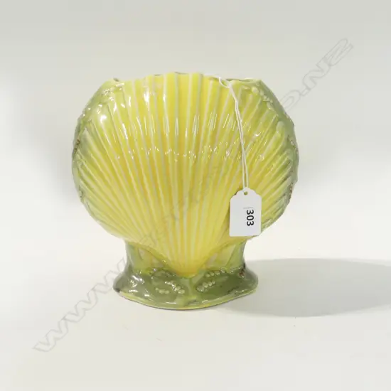 TEMUKA CLAM SHELL VASE YELLOW GLAZE H190MM