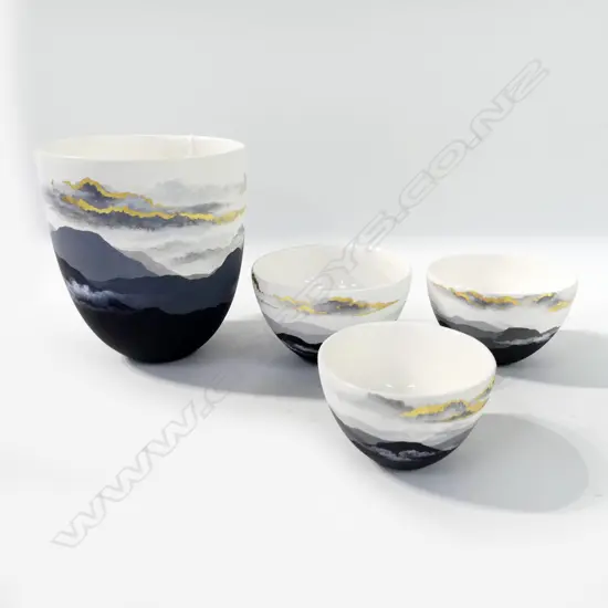 4 RACHEL MURPHY HAND PANTED VASES H.140mm