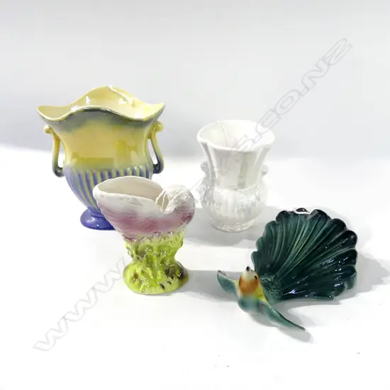 4PCS TITIAN STUDIO POTTERY 2 VASES TALLEST 150MM SHELL VASE H110MM & FANTAIL WALL POCKET CHIPPED