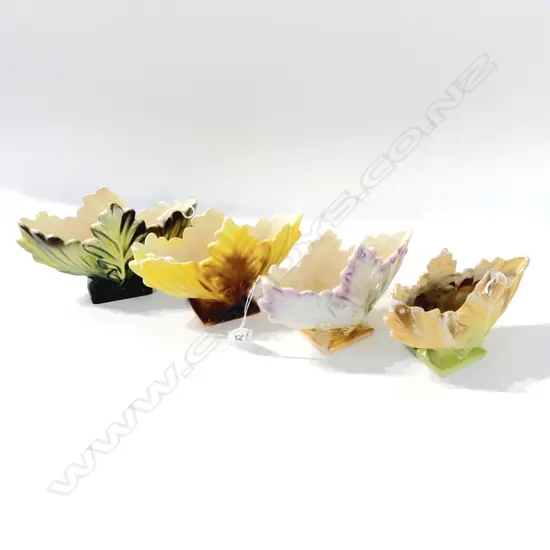 4 TITIAN STUDIO LEAF VASES H120MM