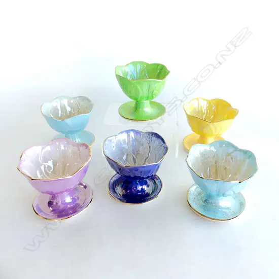 SET 6 MALING LUSTRE DESSERT DISHES IN PASTEL COLOURS, 1930s (2 stained inside)