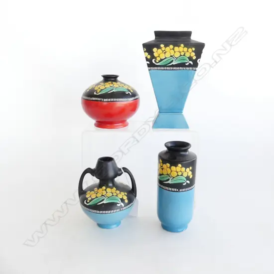 4 SHELLEY EARTHENWARE VASES V RARE 'WATTLE' PATTERN, 1921, TALLEST H.160mm