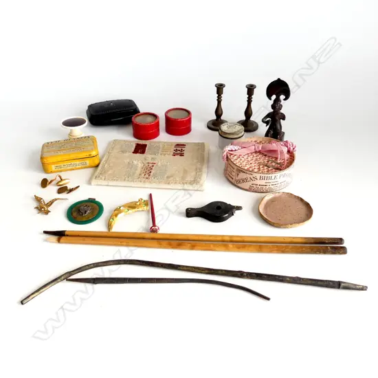 TRAY OF CURIOS, INCLDS PAPIER MACHE TOBACCO BOX, 1770 SAMPLER VARIOUS OTHERS