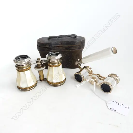 2 PRS ANTIQUE OPERA GLASSES, BONE HANDLED & MOTHER OF PEARL