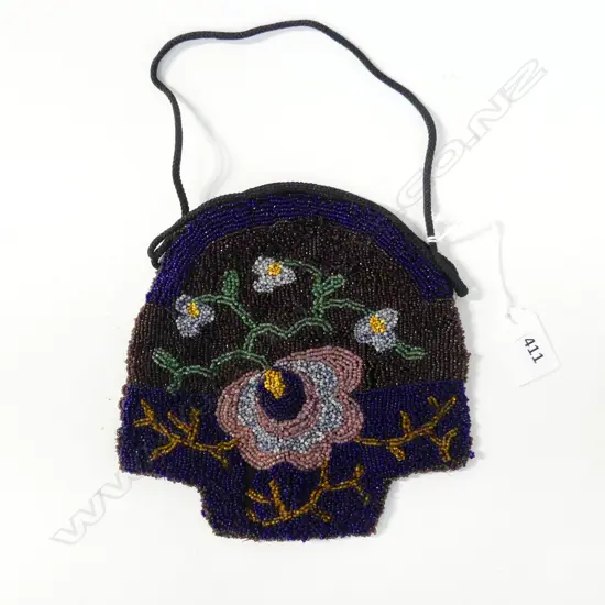 ANTIQUE BEADED PURSE WITH PINK BLUE & GREEN FLORAL DECORATION L. 165MM EXCLUDING HANDLE