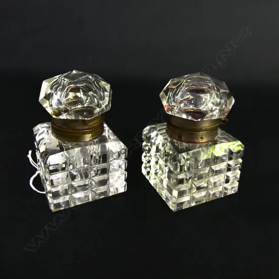 PAIR OF ANTIQUE CUT CRYSTAL INKWELLS H. 9CM